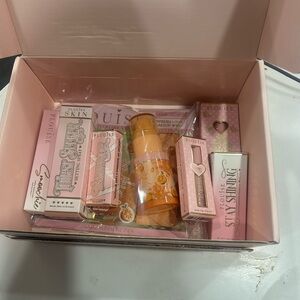 NWT Plouise box set